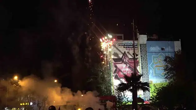 İran'ın İsrail'e saldırısı Tahran'da coşkuyla kutlandı