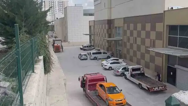 Polisten kaçan taksi sürücüsü 2 duvar arasına sıkıştı