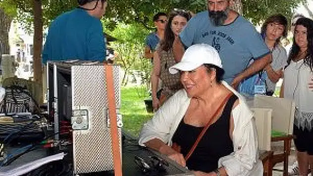 'Sultan' 24 yıl sonra yönetmen koltuğunda