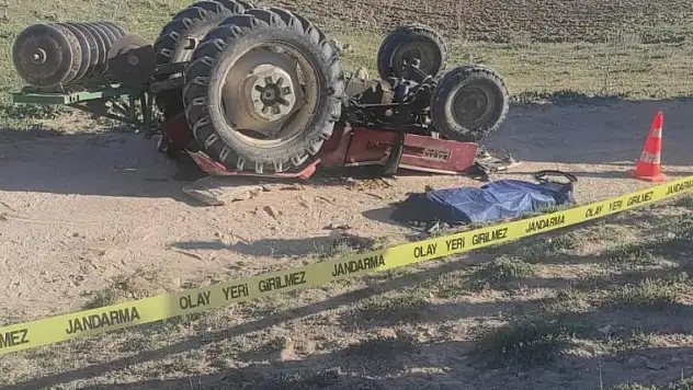 Devrilen traktörün altına kalan şahıs hayatını kaybetti