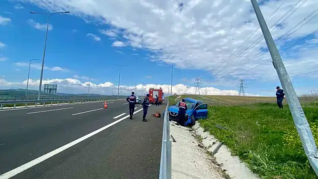 Çanakkale'de kontrolden çıkan araç takla attı: 1 ölü, 1 yaralı