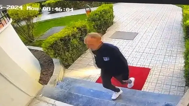 Oğlunun telefonundan mesaj atıp kapıyı açtırdığı boşanma aşamasındaki eşini öldürdü