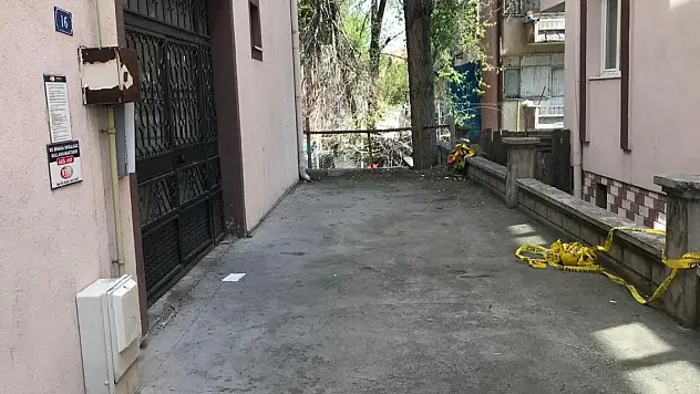 Sokakta tartıştığı Afgan'ı bıçaklayarak öldürdü