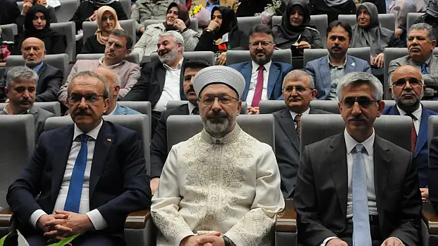 Ali Erbaş: Matematik, astronomi, tıp ve benzeri tabii bilimler dediğimiz ilimler de dini ilimdir