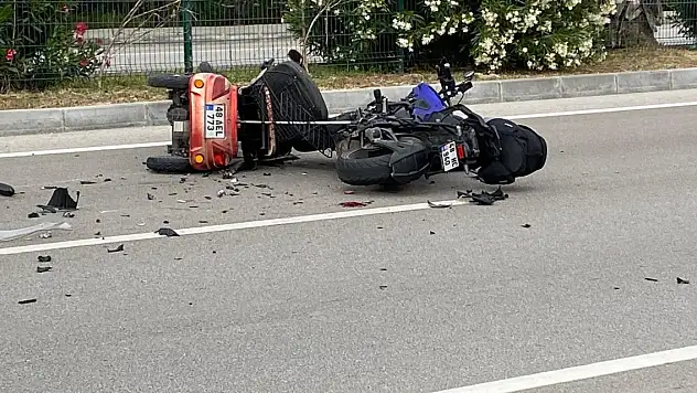Motosiklet ve mopet çarpıştı: 1 ölü