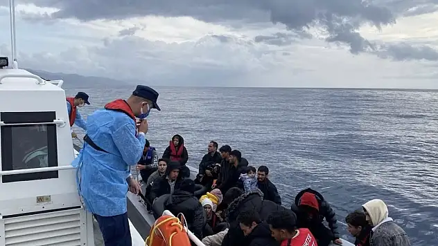 Ayvacık açıklarında 29 kaçak göçmen kurtarıldı