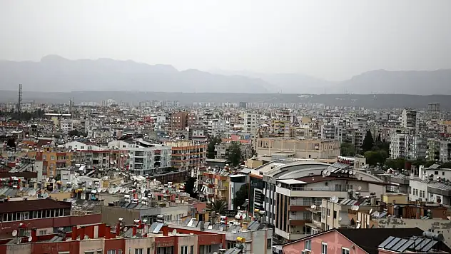 Antalya'yı toz tabakası kapladı, Beydağları görünmez hale geldi