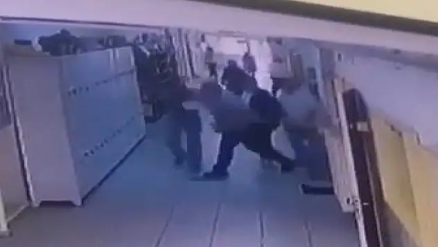 Sarıyer'de okul koridorunda kadın öğretmene yumruklu saldırı