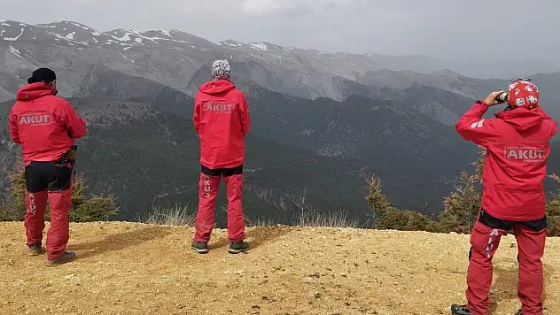 Mersin'de kaybolan emekli öğretim üyesini arama çalışması 4'üncü gününde