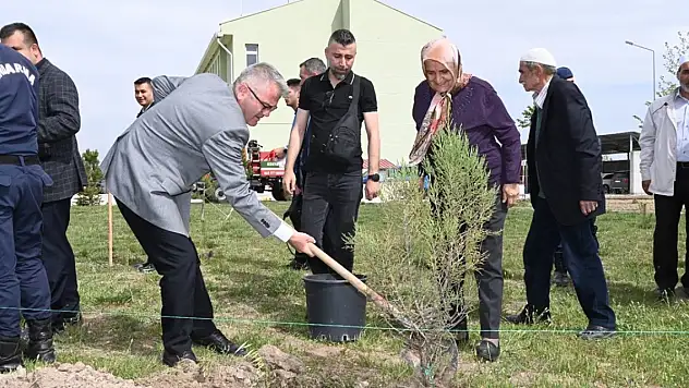 Konya Seydişehir'de şehitlerin anısına fidan dikildi
