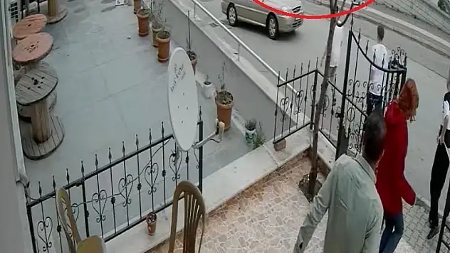 Otomobiliyle çöp konteynerine çarpan polis memuru ve 2 çocuğu yaralandı