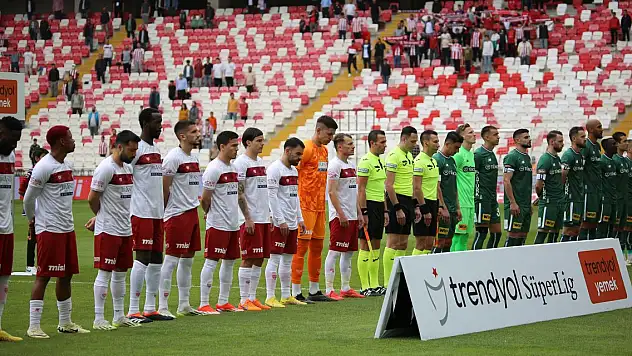 Konyaspor'da Hoca kadroyu yeniledi