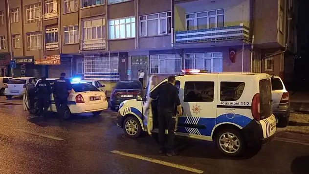 Tartıştığı kişiyi bıçakla yaraladı