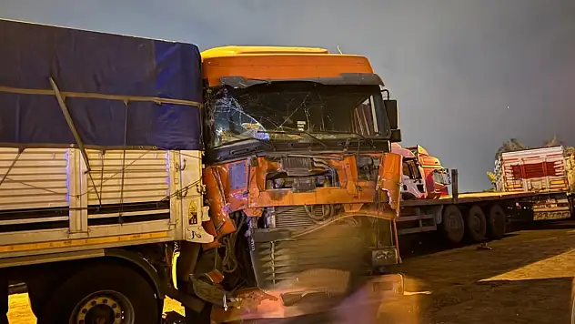 Tır şoförlerinin arasına tır daldı: 5 yaralı