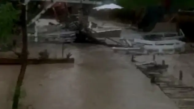 Şiddetli yağış Aksaray'da sele neden oldu