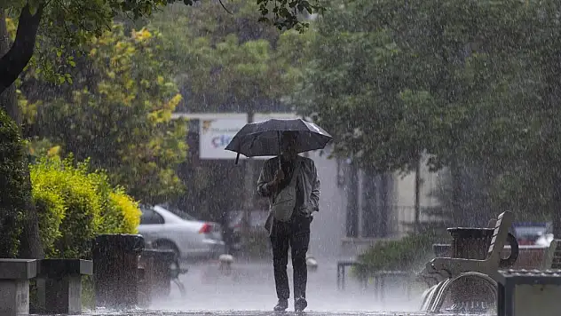 Meteorolojiden gök gürültülü sağanak yağış uyarısı