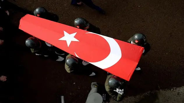 Askerin üzerine yıldırım düştü Uzman Çavuş şehit oldu