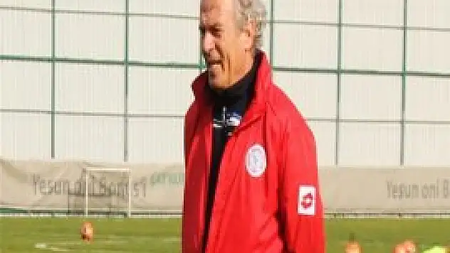 Mustafa Denizli istifa etti