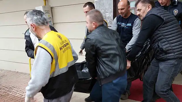 Evinde ölü bulundu