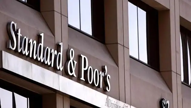 S&P Türkiye'nin kredi notunu yükseltti