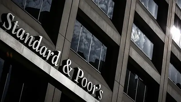 Uzmanlar S&P'nin Türkiye kararını değerlendirdi