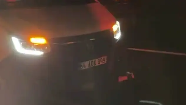 TEM'de karşıya geçmek isteyen yayaya araç çarptı: 1 ölü