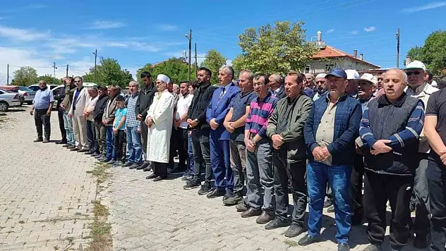 Beyşehir'de çiftçiler yağmur duası etti