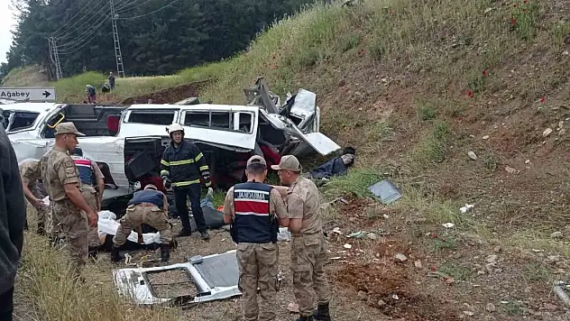 Sürücü, 9 kişinin öldüğü kazayı bakın neyle açıkladı!