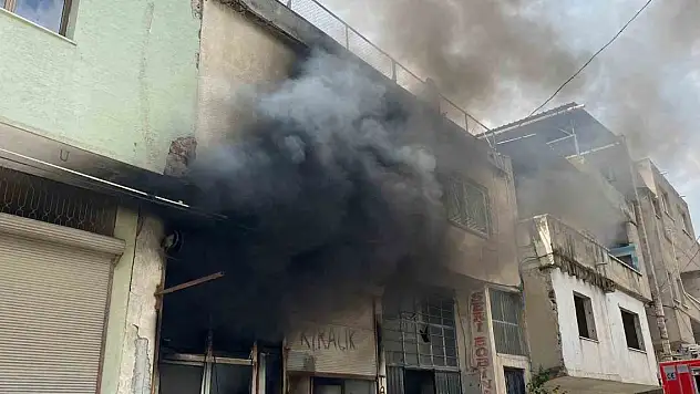 Osmaniye'de beyaz eşya tamiri yapan işletmede yangın çıktı