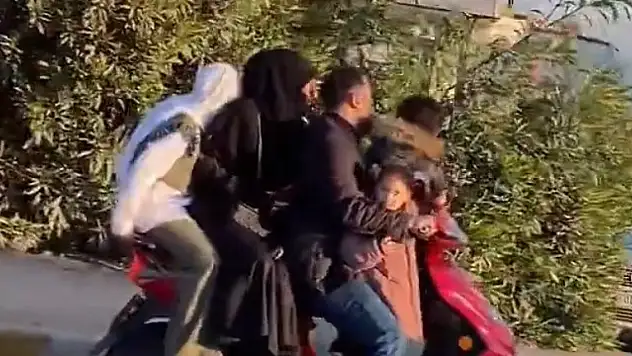 Canlarını hiçe sayıp motosiklete 5 kişi bindiler