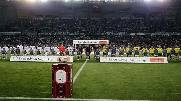 Konyaspor'da Çamdalı kadrosunu değiştirdi!