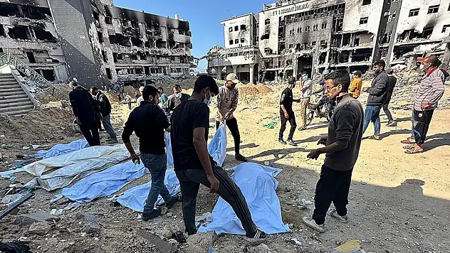 Şifa Hastanesi'nde üçüncü toplu mezar: 49 cenaze çıkarıldı