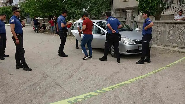 Park halindeki otomobilde bir kişi ölü bulundu