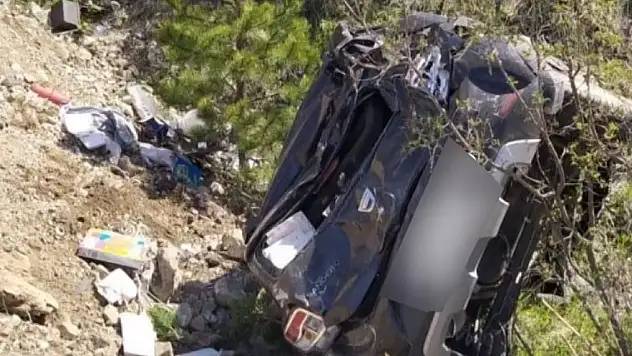 Şarampole devrilen otomobilin sürücüsü hayatını kaybetti