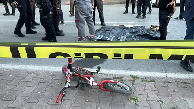 Bisiklet kullanırken minibüsün çarptığı çocuk hayatını kaybetti