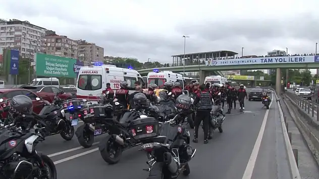 Motosikletli polis ile ticari taksi çarpıştı: 2 polis yaralandı