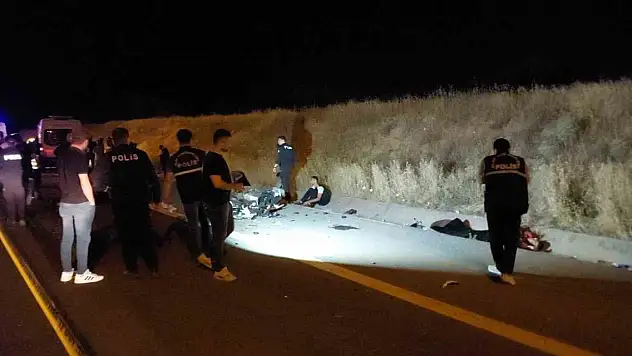 İki motosiklet çarpıştı, 2 sürücü de hayatını kaybetti