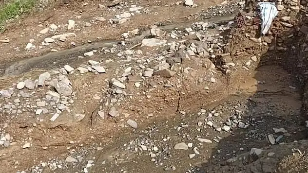 Asfalt yüklü tanker devrildi: 1 yaralı