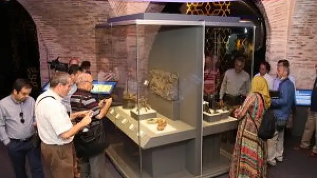 'Selçuklular Sergisi' yoğun ilgi görüyor