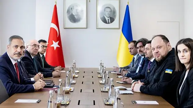 Dışişleri Bakanı Fidan Ukraynalı yetkililerle görüştü