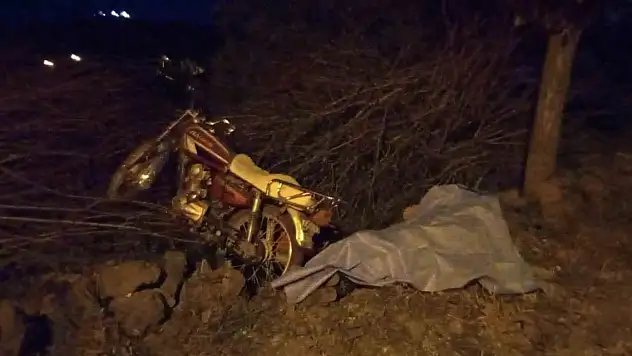 Kontrolden çıkan motosiklet devrildi, sürücü hayatını kaybetti