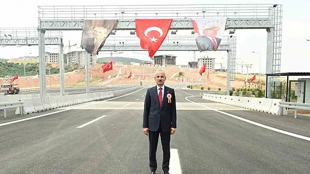 Tasarruf tedbirlerine uyan Uraloğlu, Osmaniye'deki açılışa sadece 3 araçla gitti