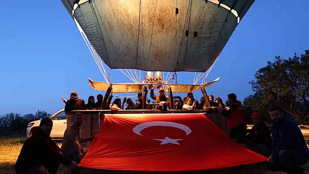 Kutlamalar gökyüzünde başladı