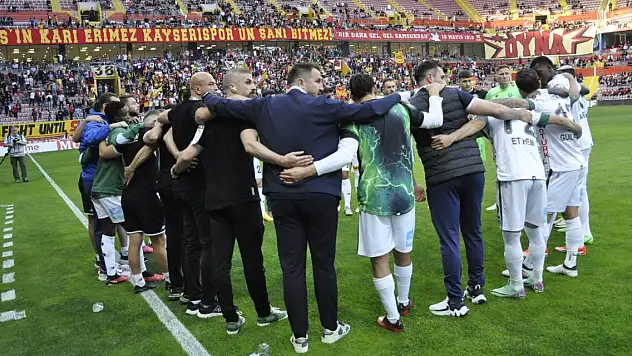 Konyaspor'da Çamdalı kadroyu değiştirmedi!