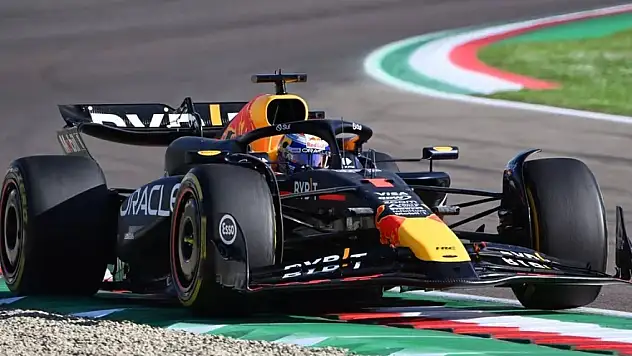 Verstappen Imola'da rahat kazandı!