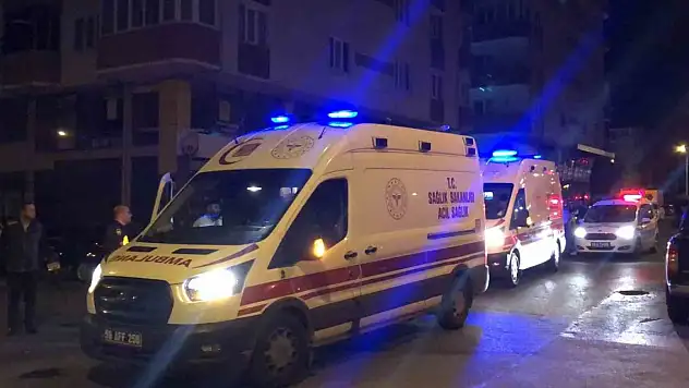 İki otomobil çarpıştı: 3 yaralı