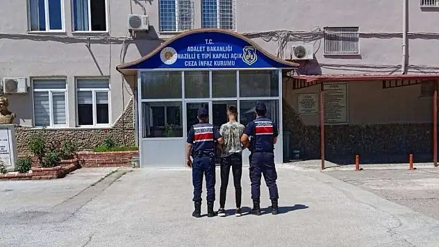 Aydın'da 32 aranan şahıs jandarmadan kaçamadı