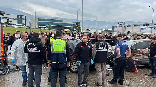 Yağmurda kontrolden çıkan Tofaş, ters şeride girdi : 2 ölü 1 yaralı