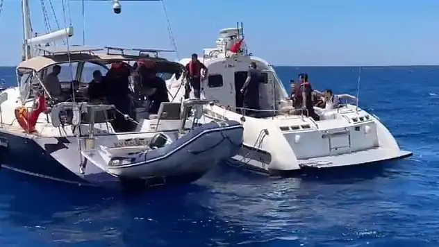 Yelkenli tekne ile yurt dışına kaçmaya çalışan 10 FETÖ'cü yakalandı