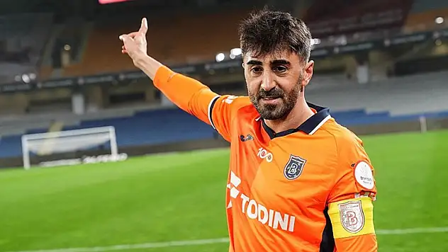 Mahmut Tekdemir'in 20 yıllık Başakşehir macerası sona erdi